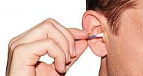  Як правильно чистити вуха? 